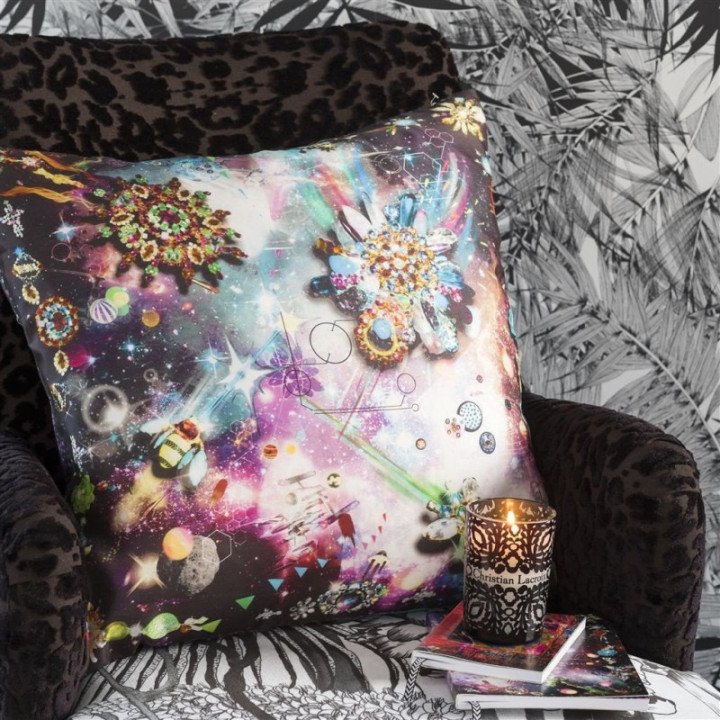Cojín de 50x50 Cosmos diseño de Christian Lacroix para la firma Designers Guild