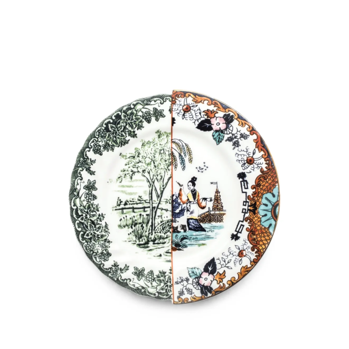 Plato decorativo mediano, híbrido de dos estilos: Japón e Italia.